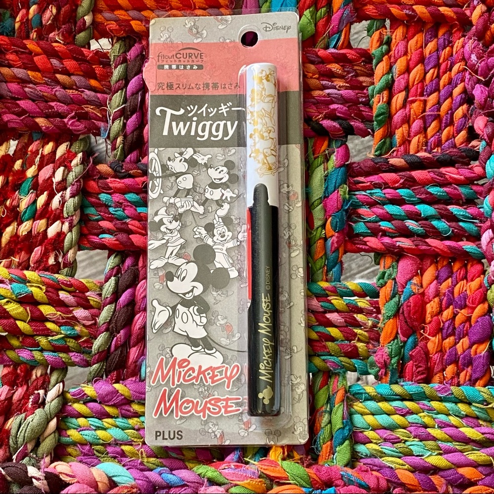 Disney Mickey Mouse Through The Years Plus Twiggy Fitcut CURVE PenStyle Scissors